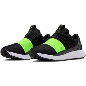 🔥NWT Under Armour Tennis Shoes 9.5